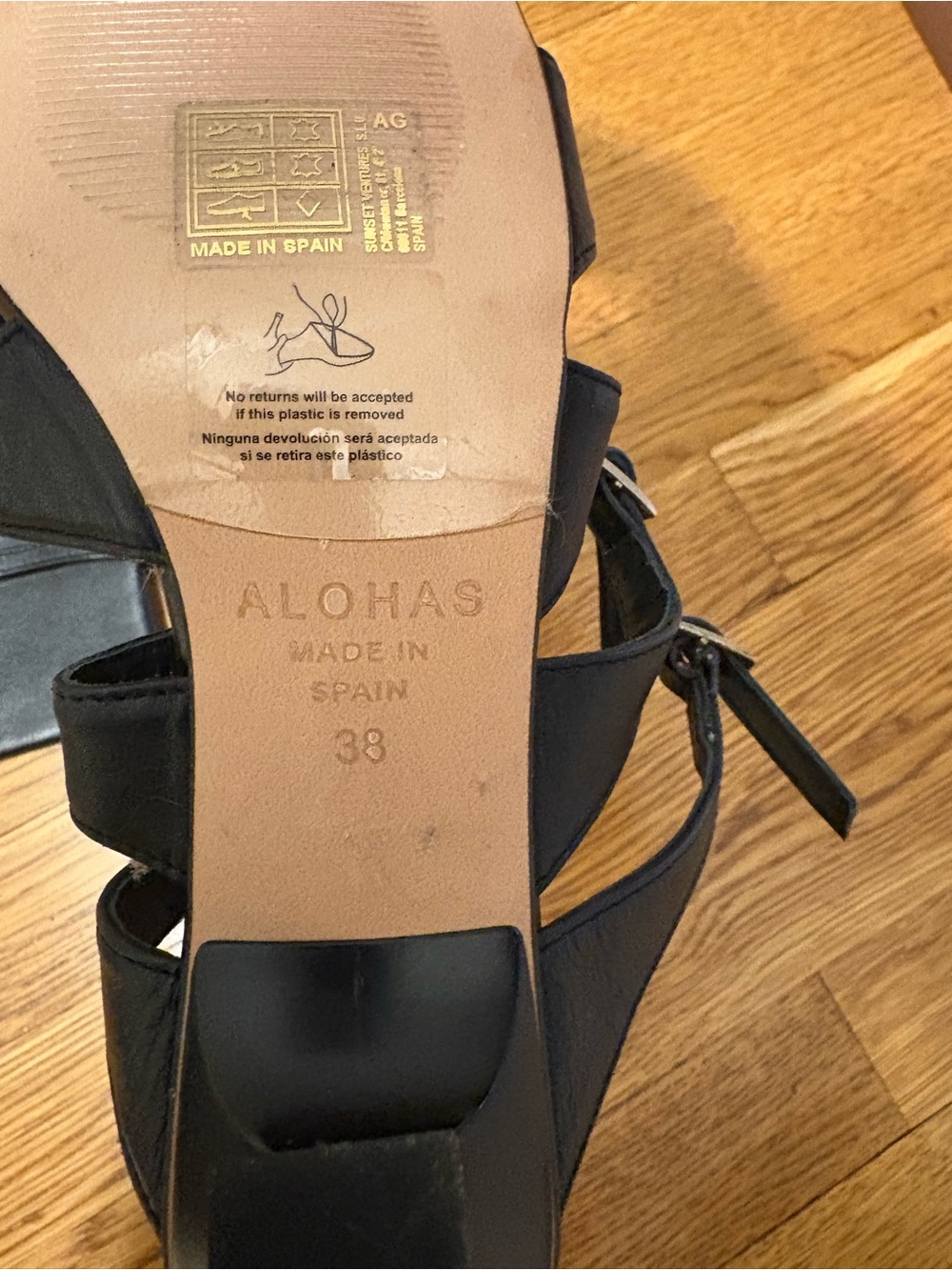 ALOHAS Black Strappy Square-Toe Sandals Kitten Heels - Picture 6 of 6